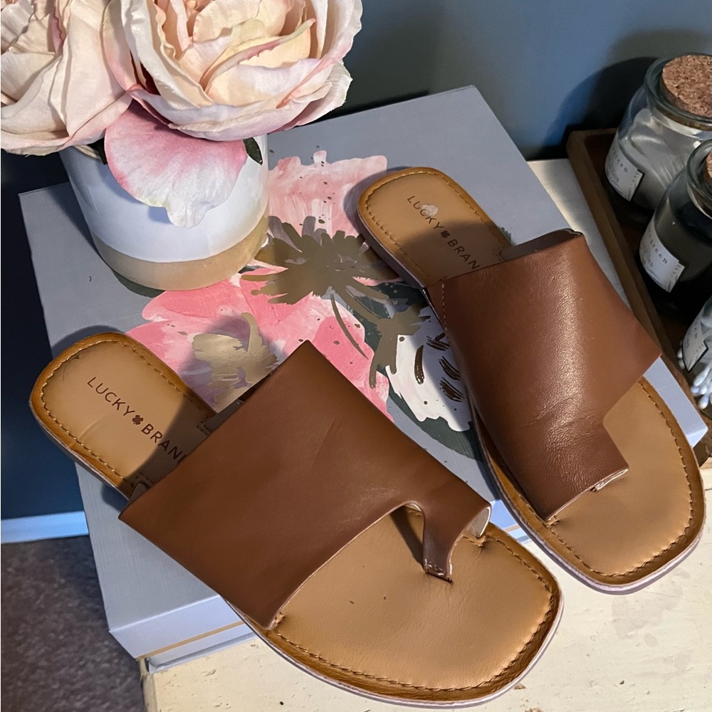 Lucky 🍀 Brand leather sandals.